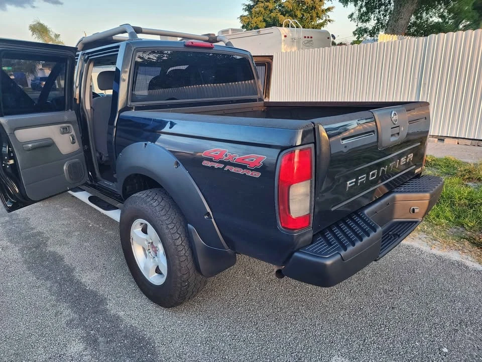 2001 Nissan Frontier 1st Gen - Image 13 of 20
