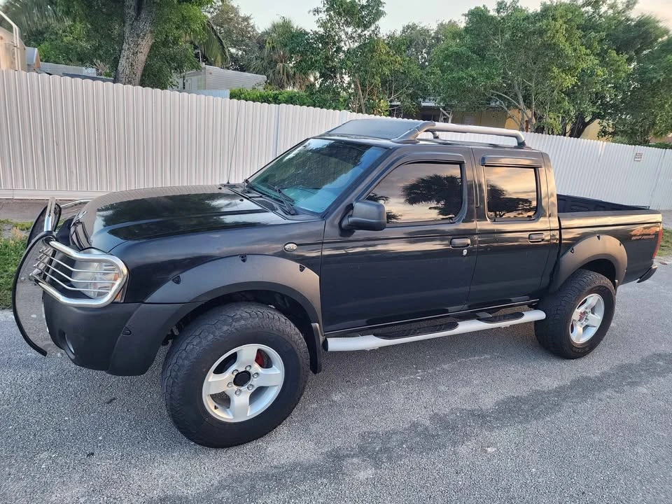 2001 Nissan Frontier 1st Gen - Image 17 of 20