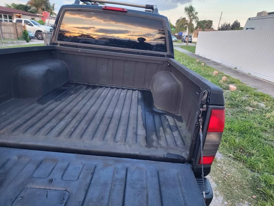 2001 Nissan Frontier 1st Gen - Image 5 of 20