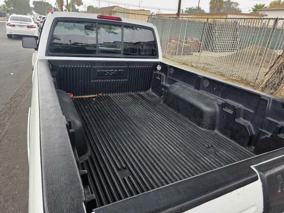 2001 Nissan Frontier 1st Gen - Image 5 of 5