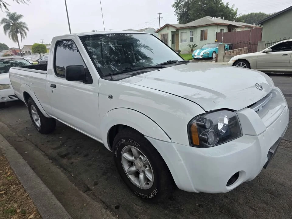 2001 Nissan Frontier 1st Gen - Image 2 of 5