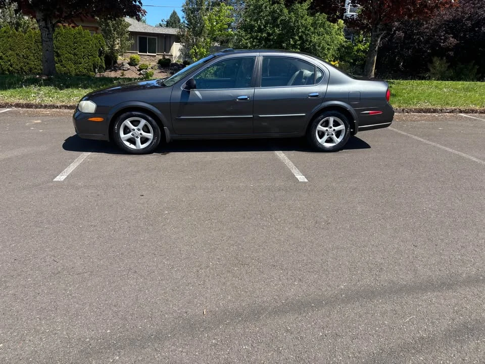 2001 Nissan Maxima 5th Gen - Image 2 of 10