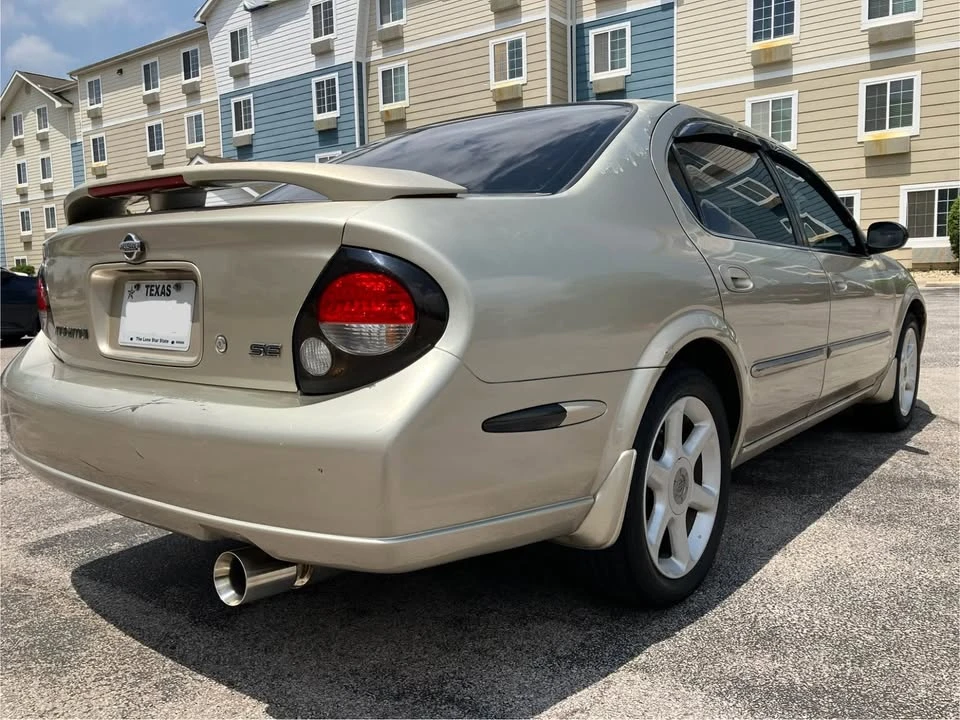 2001 Nissan Maxima 5th Gen - Image 4 of 13