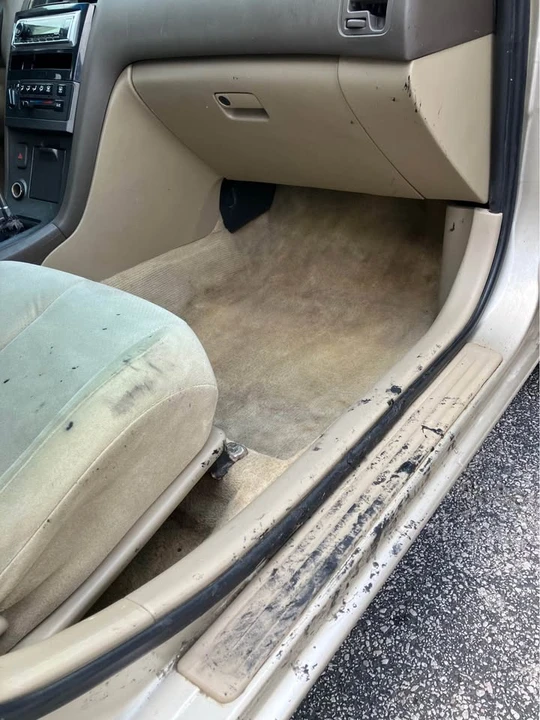 2001 Nissan Maxima 5th Gen - Image 11 of 13