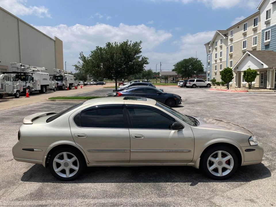 2001 Nissan Maxima 5th Gen - Image 5 of 14