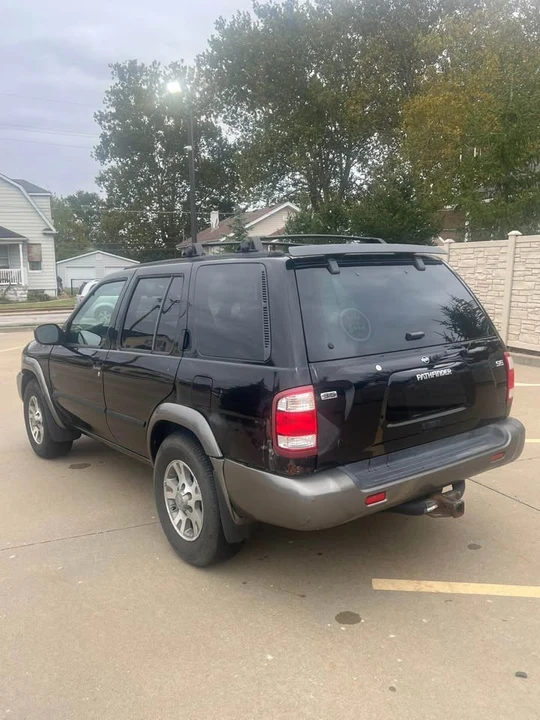 1999 Nissan Pathfinder 2nd Gen - Image 3 of 6