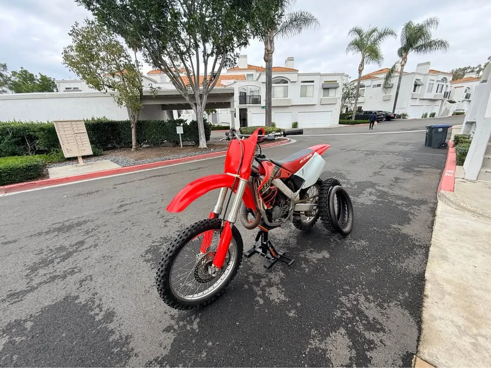 2001 Honda CR - Image 3 of 6