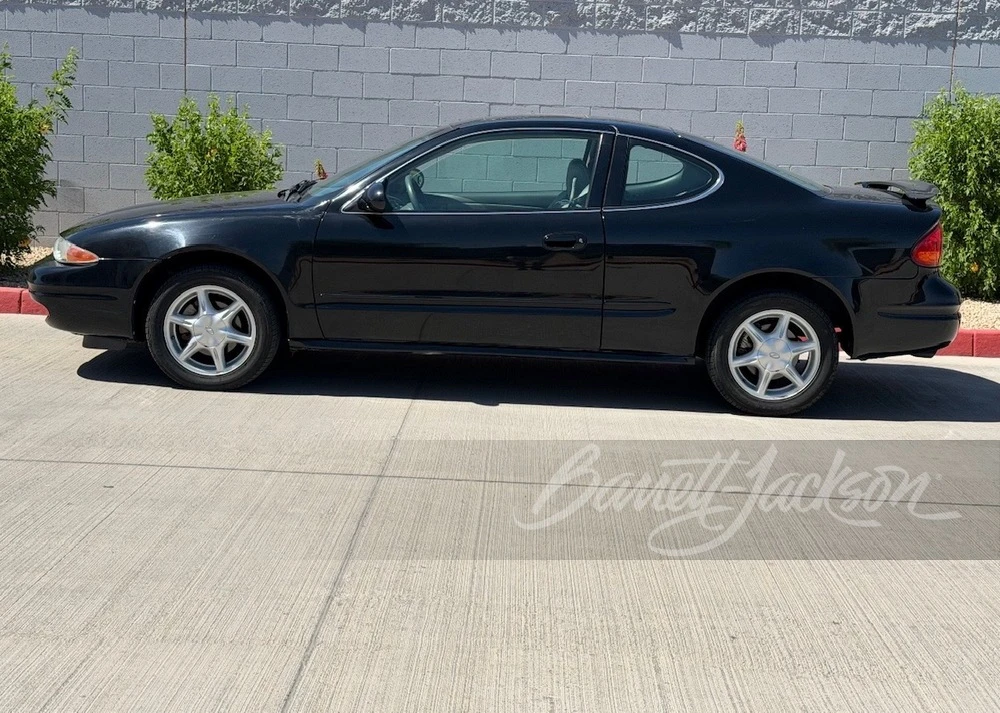 2001 Oldsmobile Alero - Image 11 of 14