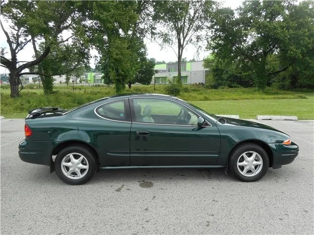 2001 Oldsmobile Alero - Image 2 of 12
