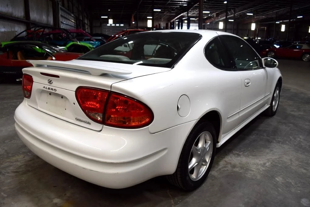 2001 Oldsmobile Alero - Image 8 of 12