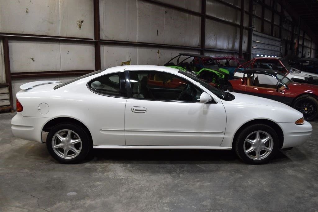 2001 Oldsmobile Alero - Image 9 of 12