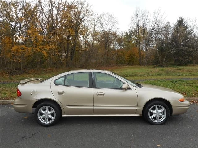 2001 Oldsmobile Alero - Image 2 of 12