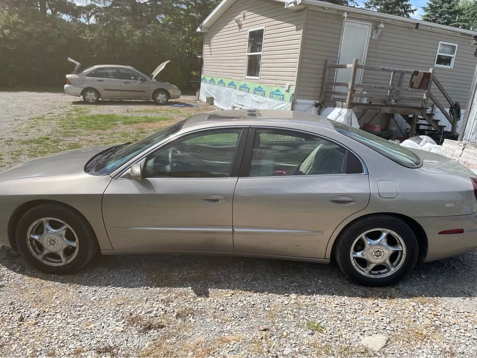 2001 Oldsmobile Aurora - Image 3 of 19