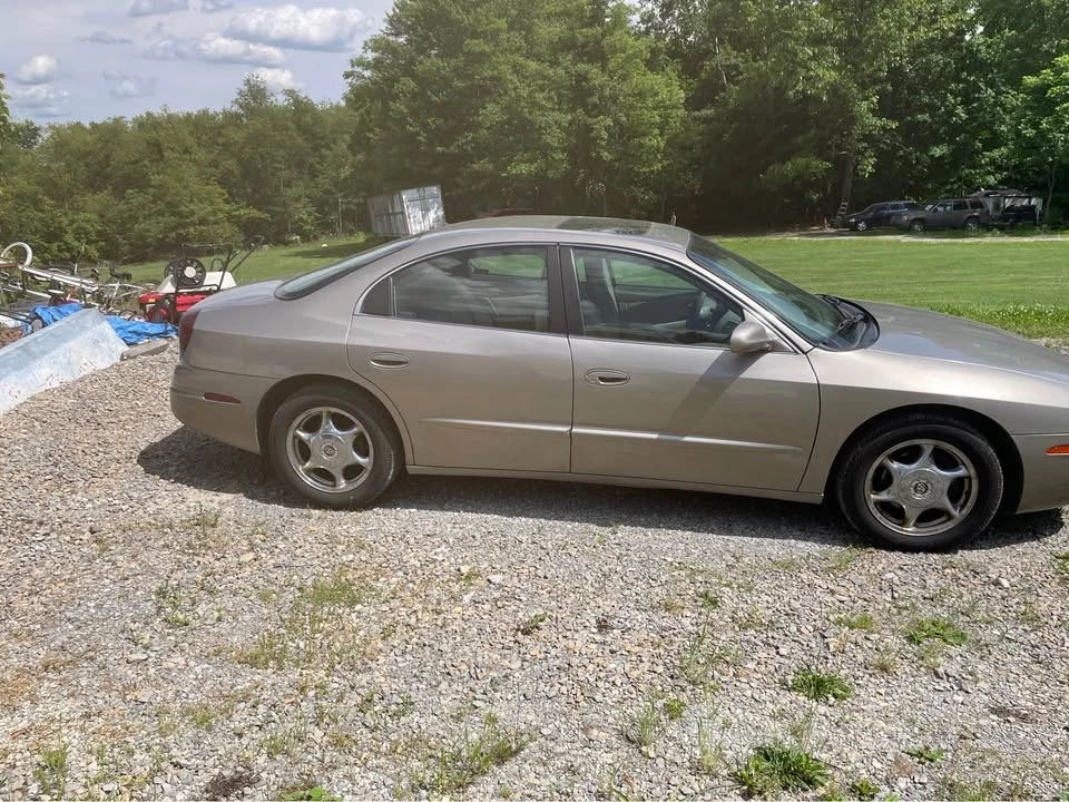 2001 Oldsmobile Aurora - Image 4 of 19
