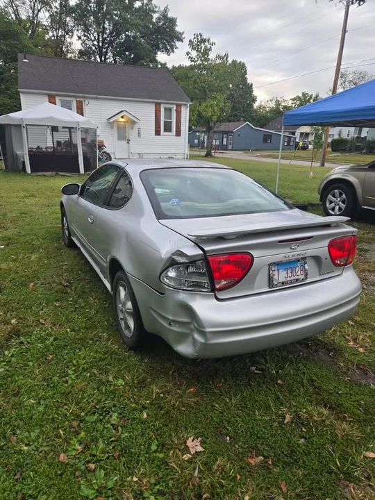 2001 Oldsmobile Alero - Image 2 of 2