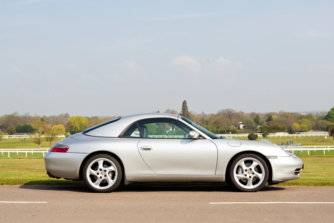 2001 Porsche 996 Carrera 4 - Image 10 of 31