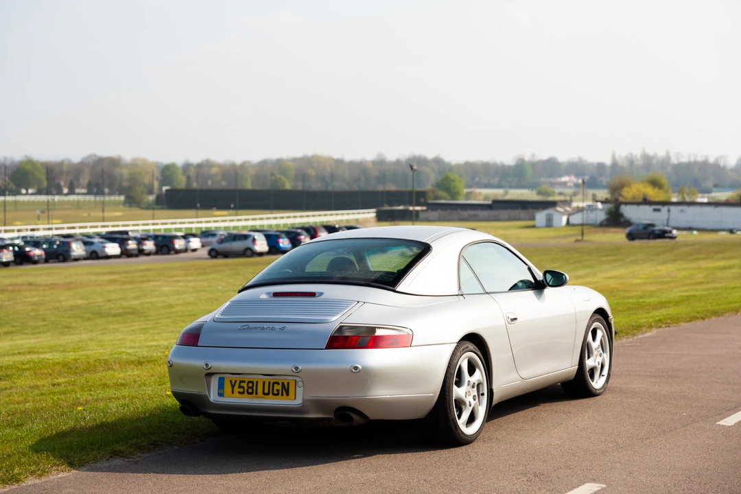2001 Porsche 996 Carrera 4 - Image 11 of 31