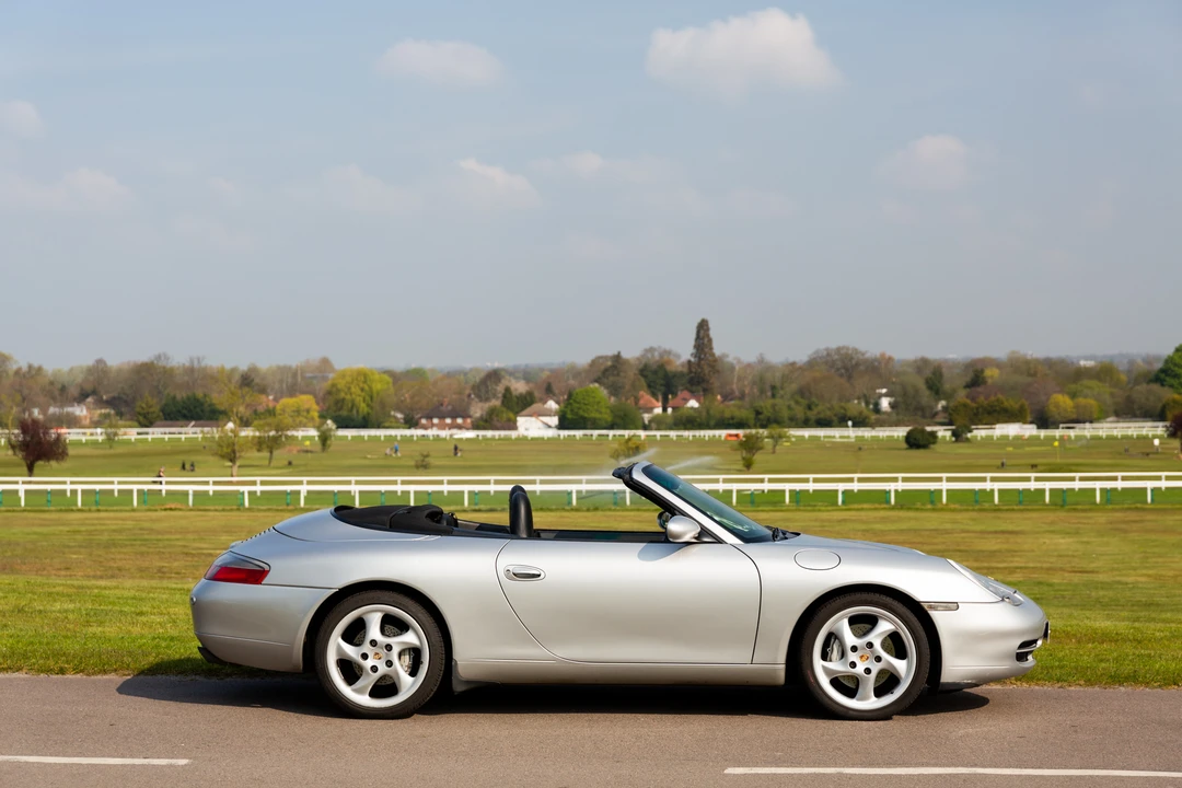 2001 Porsche 996 Carrera 4 - Image 18 of 31