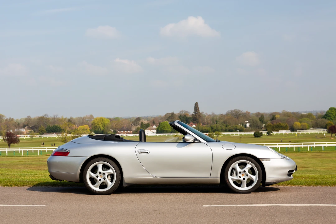 2001 Porsche 996 Carrera 4 - Image 19 of 31