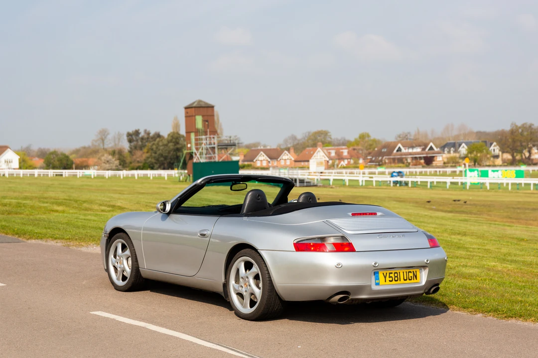 2001 Porsche 996 Carrera 4 - Image 4 of 31