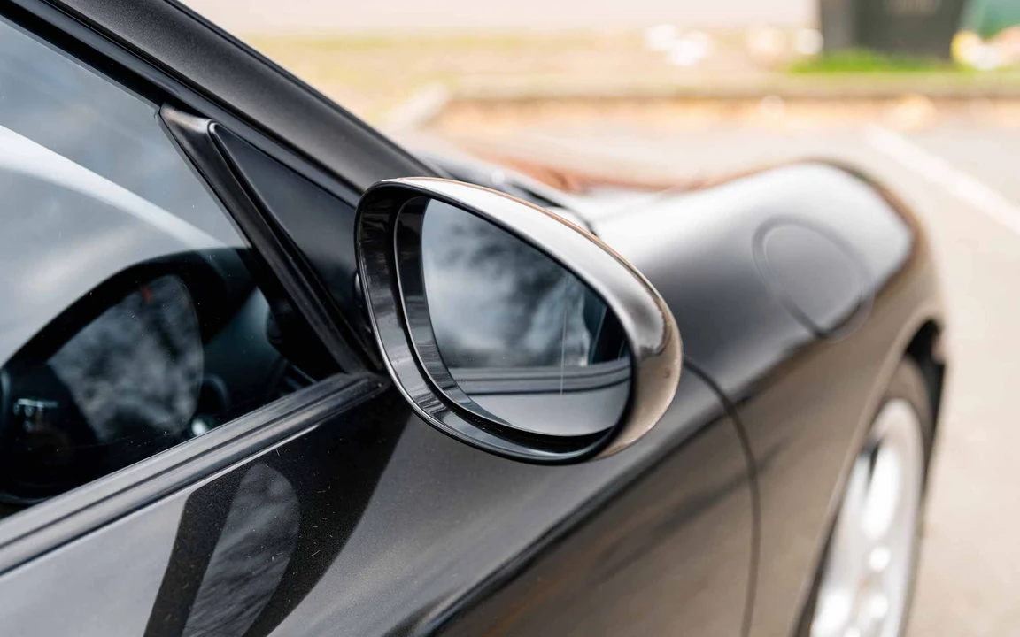 2001 Porsche 996 Carrera 4 - Image 30 of 31