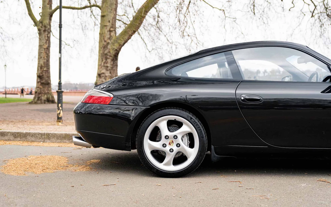 2001 Porsche 996 Carrera 4 - Image 20 of 31