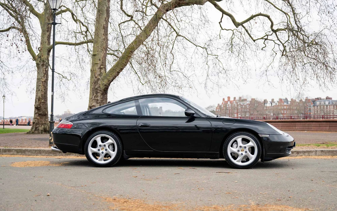 2001 Porsche 996 Carrera 4 - Image 8 of 31