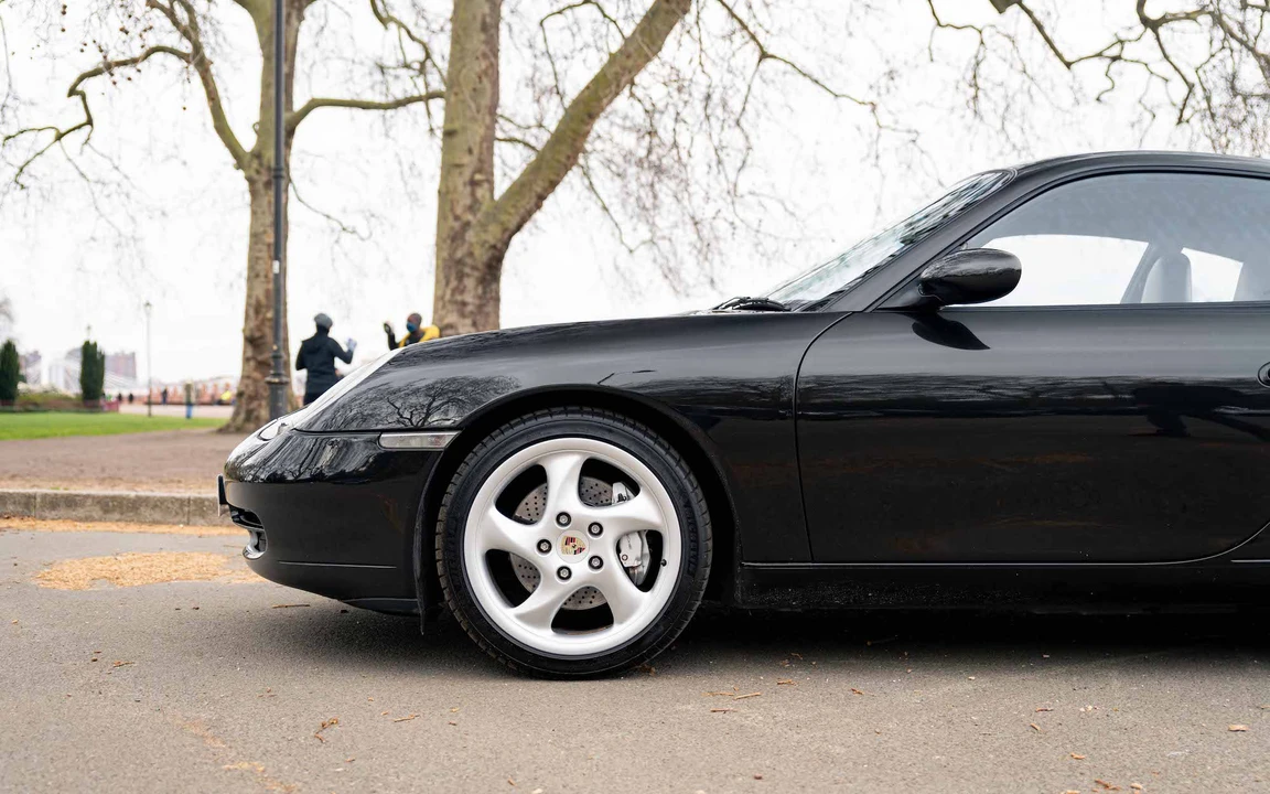 2001 Porsche 996 Carrera 4 - Image 18 of 31