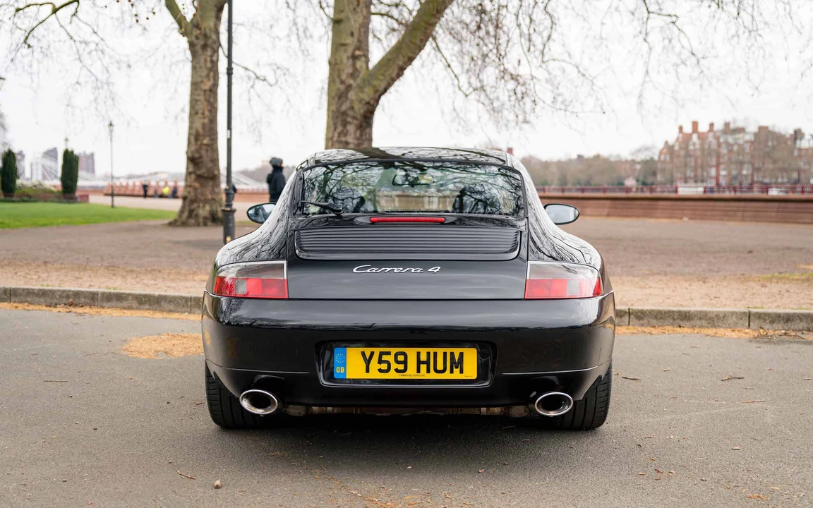 2001 Porsche 996 Carrera 4 - Image 11 of 31