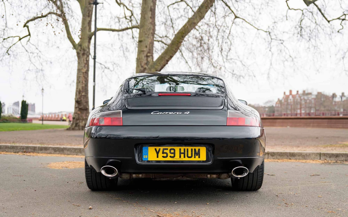 2001 Porsche 996 Carrera 4 - Image 12 of 31