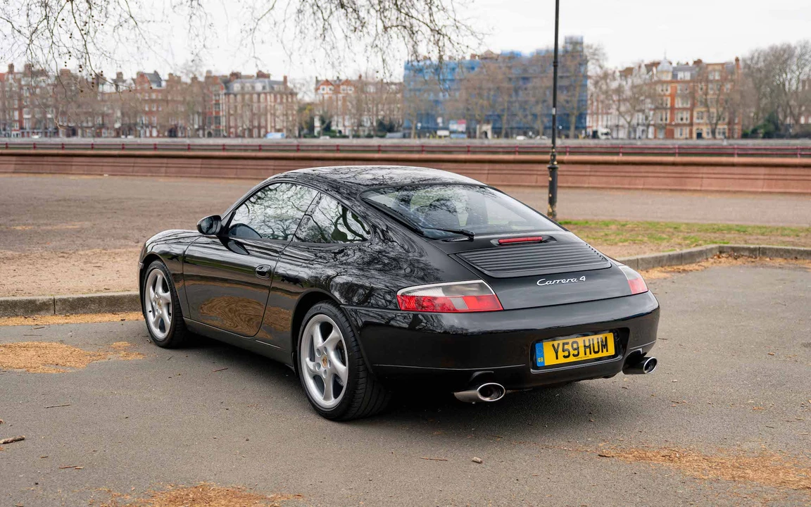 2001 Porsche 996 Carrera 4 - Image 14 of 31