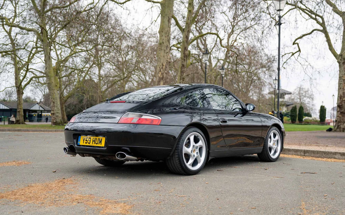 2001 Porsche 996 Carrera 4 - Image 9 of 31