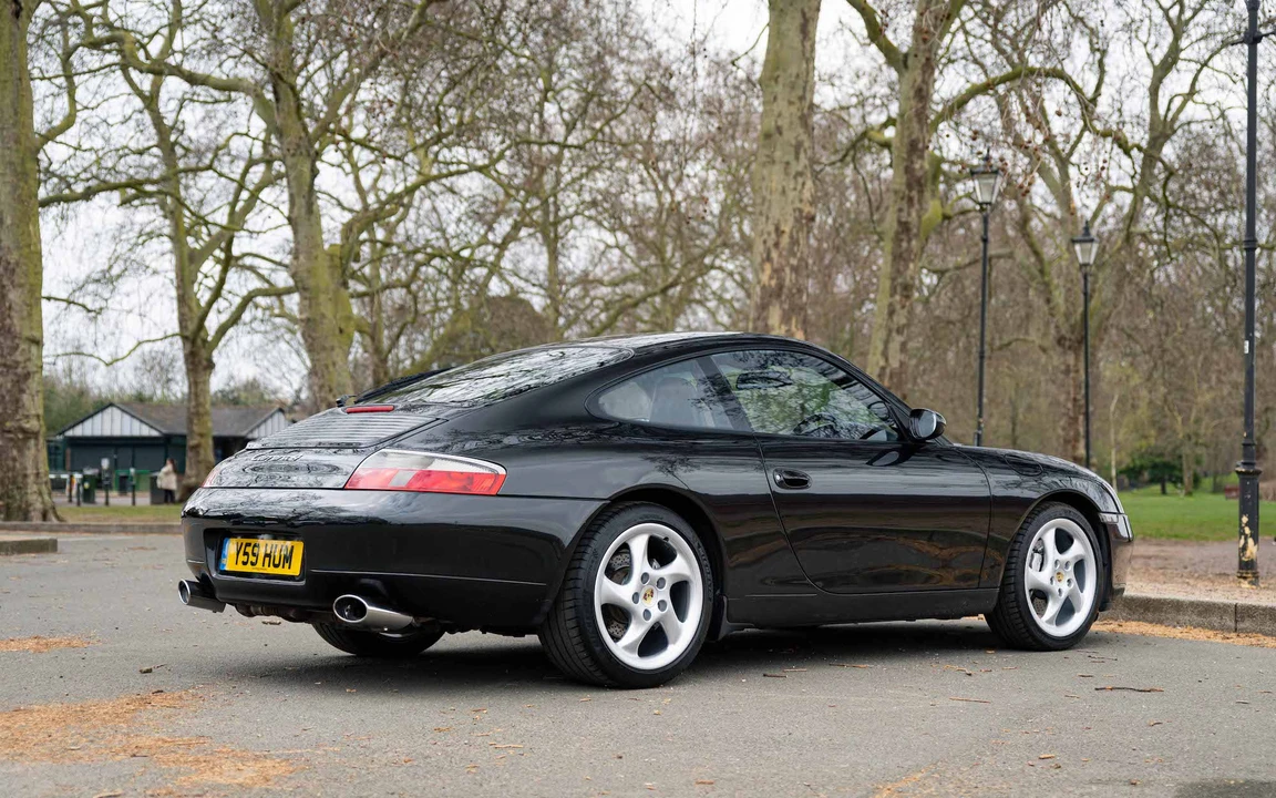 2001 Porsche 996 Carrera 4 - Image 10 of 31
