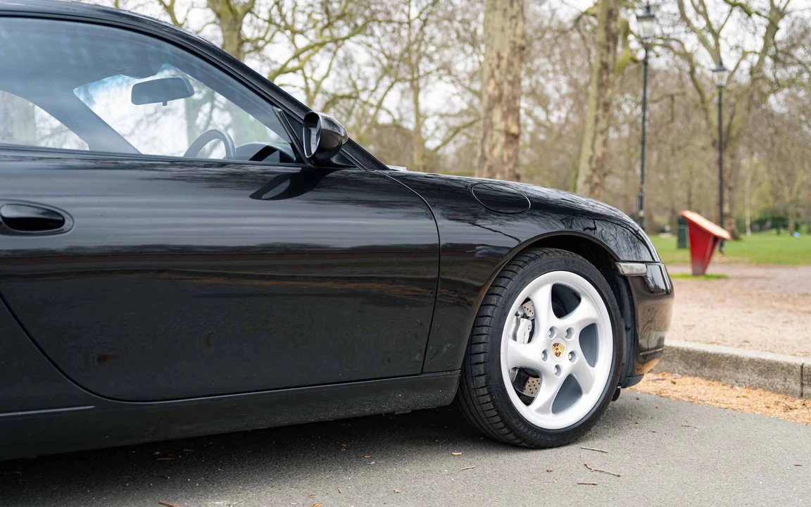 2001 Porsche 996 Carrera 4 - Image 23 of 31