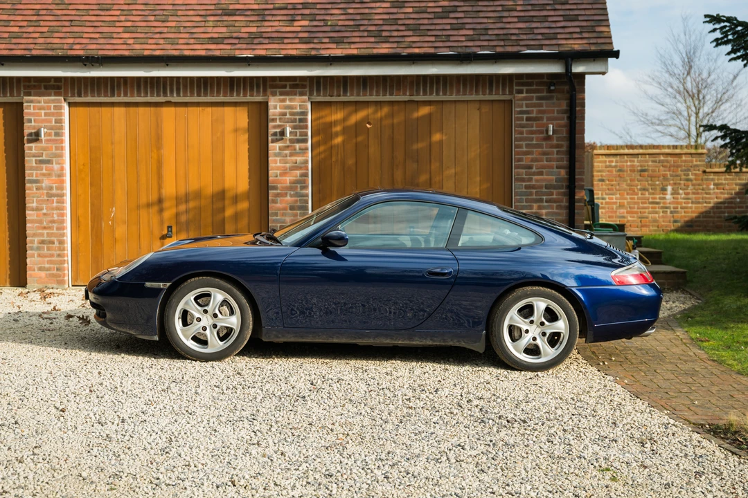 2001 Porsche 996 Carrera 4 - Image 8 of 31