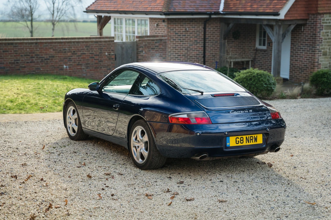 2001 Porsche 996 Carrera 4 - Image 12 of 31