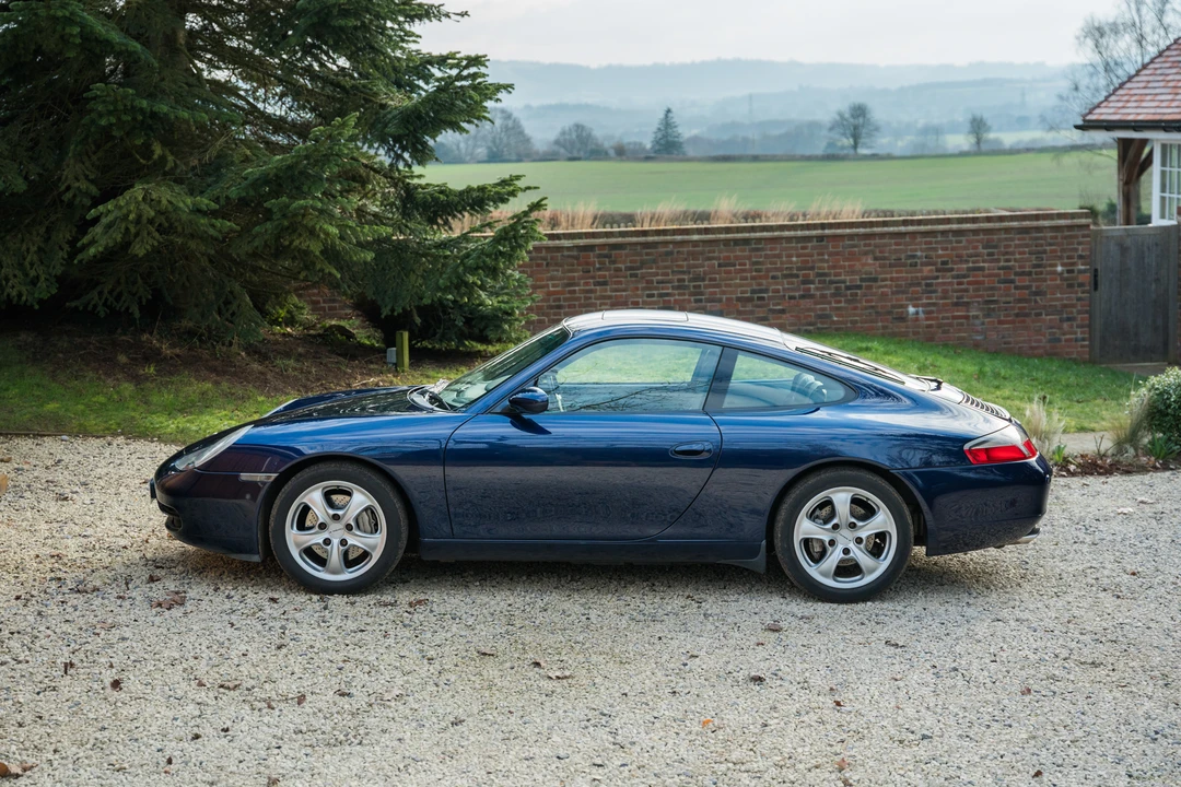2001 Porsche 996 Carrera 4 - Image 9 of 31