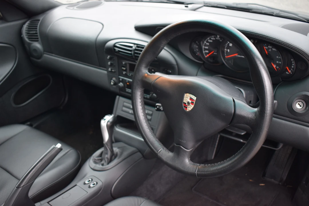2001 Porsche 996 Carrera - Image 29 of 31