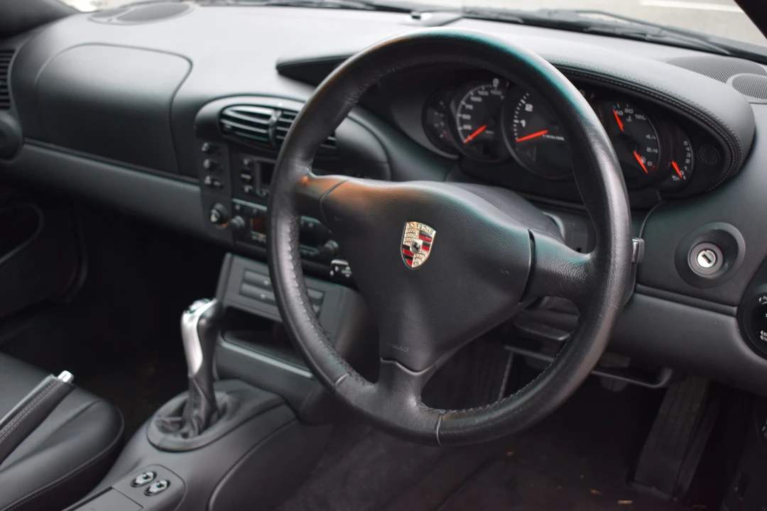 2001 Porsche 996 Carrera - Image 30 of 31