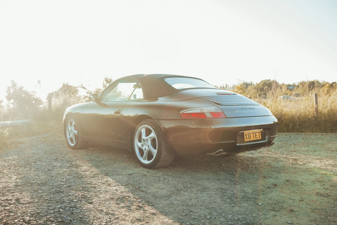 2001 Porsche 996 Carrera - Image 12 of 31