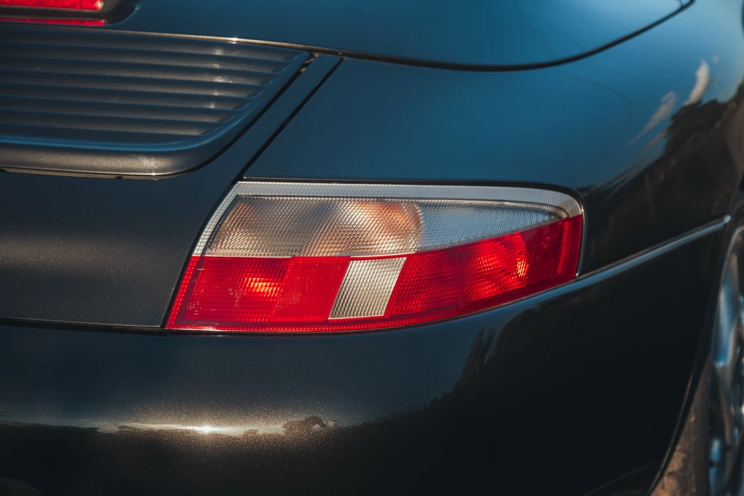 2001 Porsche 996 Carrera - Image 26 of 31