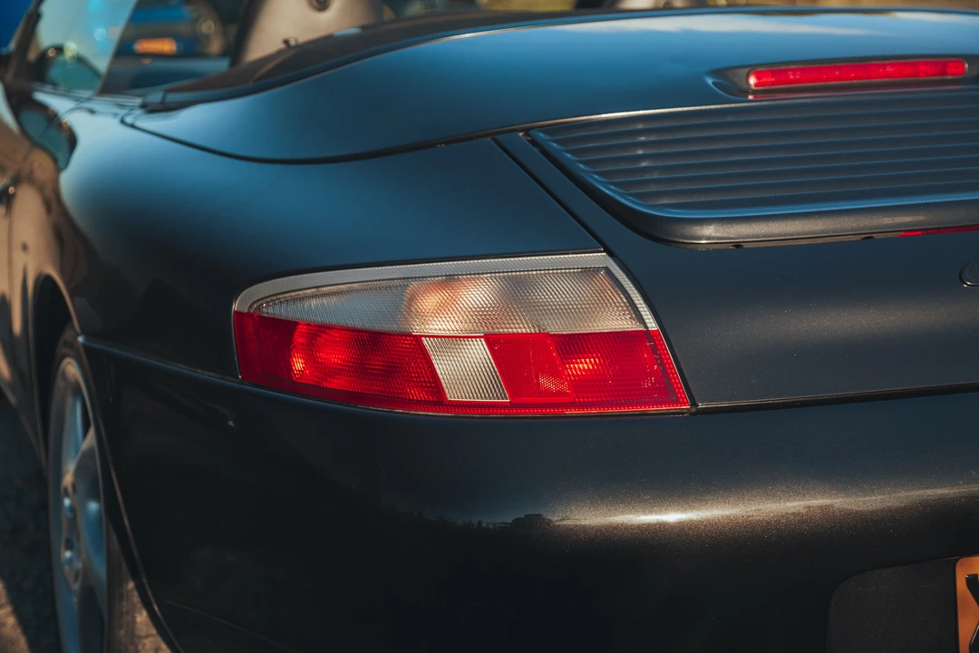 2001 Porsche 996 Carrera - Image 27 of 31