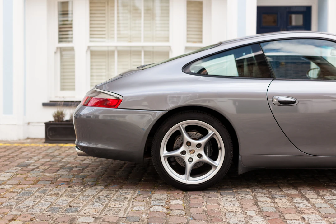 2001 Porsche 996 Carrera 4 - Image 12 of 31