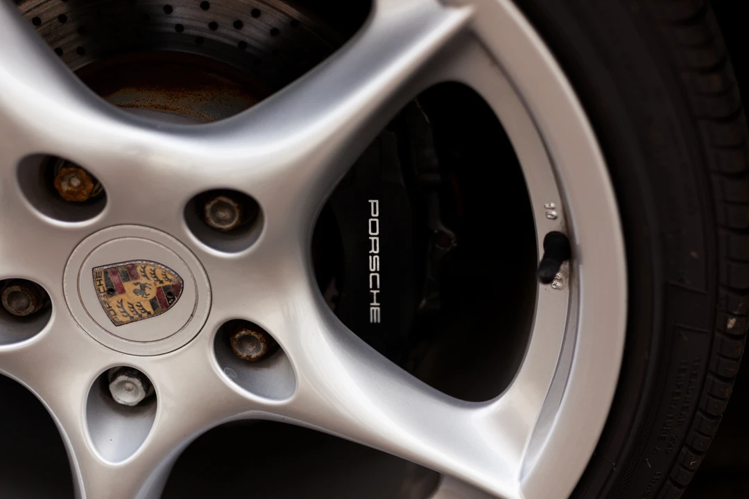 2001 Porsche 996 Carrera 4 - Image 14 of 31