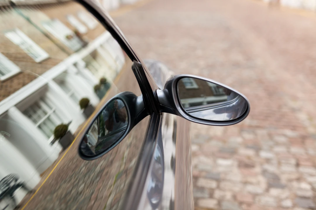 2001 Porsche 996 Carrera 4 - Image 16 of 31