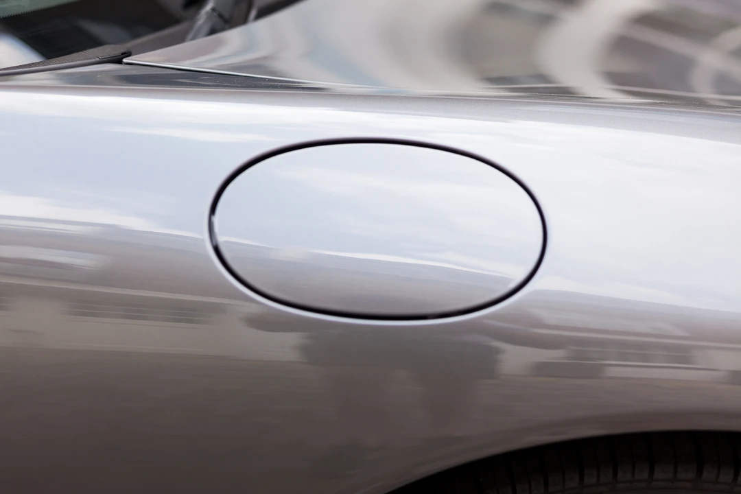 2001 Porsche 996 Carrera 4 - Image 17 of 31