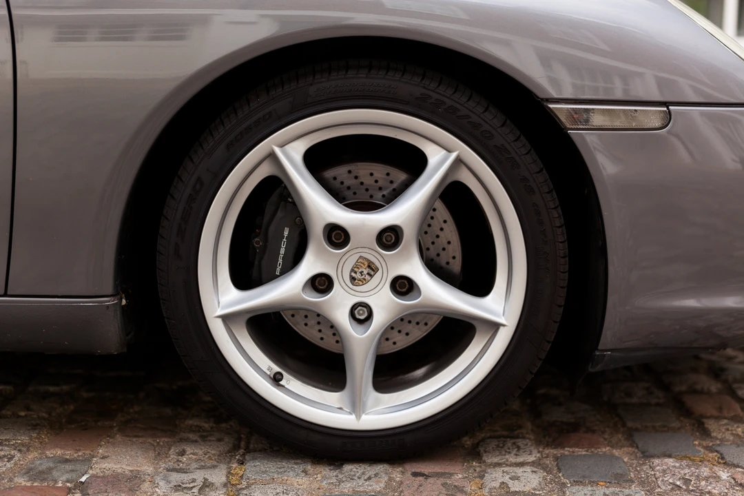 2001 Porsche 996 Carrera 4 - Image 18 of 31
