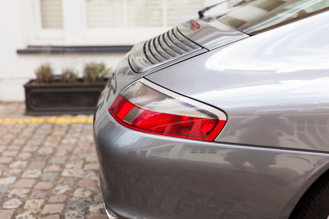 2001 Porsche 996 Carrera 4 - Image 20 of 31