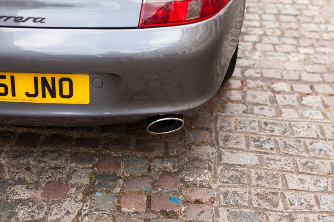 2001 Porsche 996 Carrera 4 - Image 24 of 31