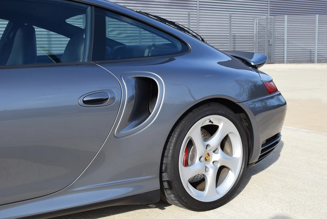 2001 Porsche 996 Turbo - Image 16 of 31